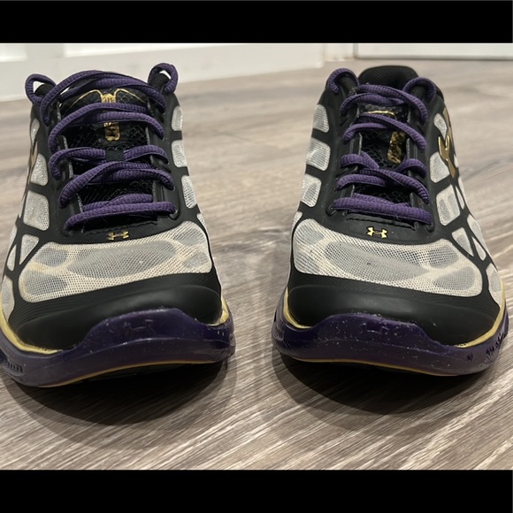 *Limited Edition* Under Armour Spine 4D Foam Shoes. Unisex - Picture 2 of 6
